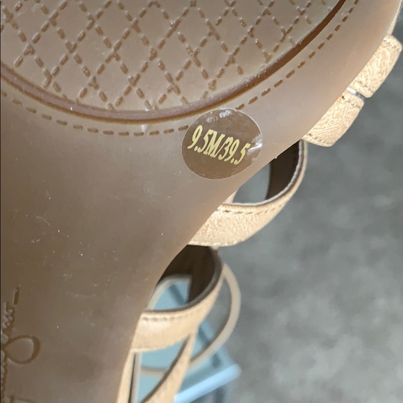 Heels - Picture 7 of 8